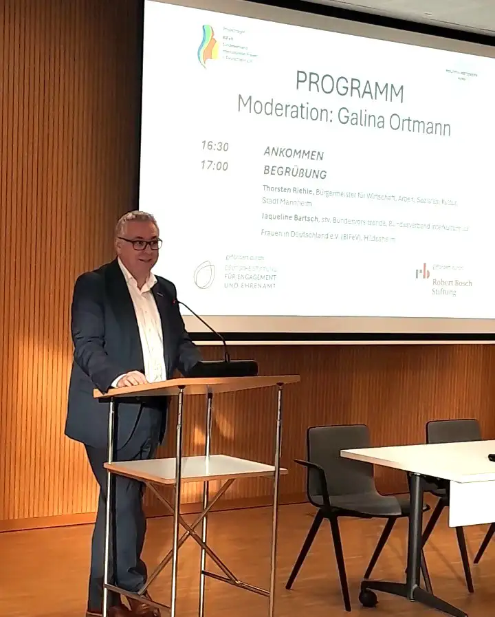 POLITFIX-Netzwerk-Bund-Auftaktveranstaltung-Mannheim-Begruessungsrede-Buergermeister-Stadt-Mannnheim3